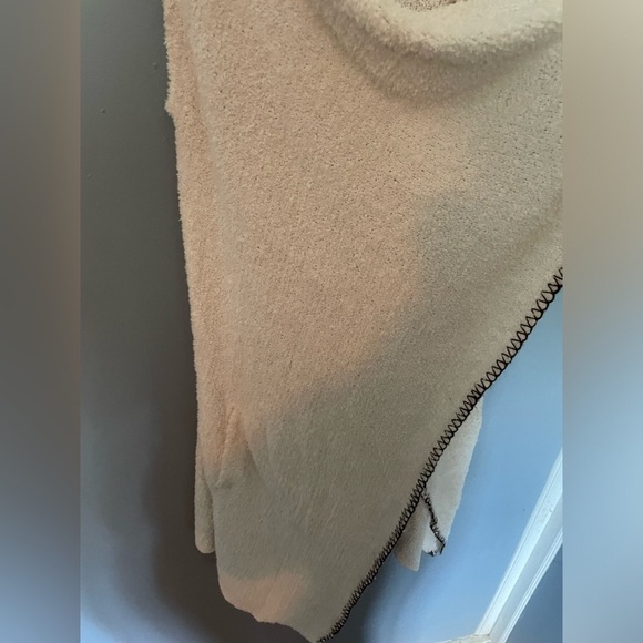 Maurices size  medium sleeveless vest. - Picture 2 of 6